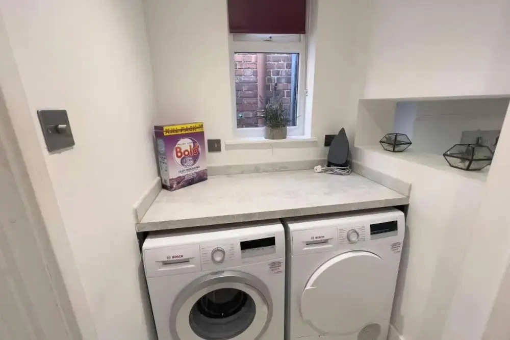 Apartmentsleeps8-wifi-famillyfriendly-citycentre