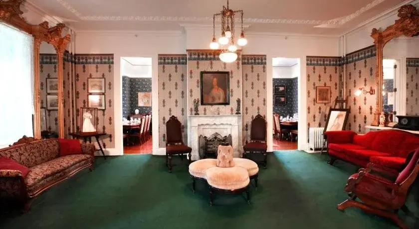 Wilbraham Mansion