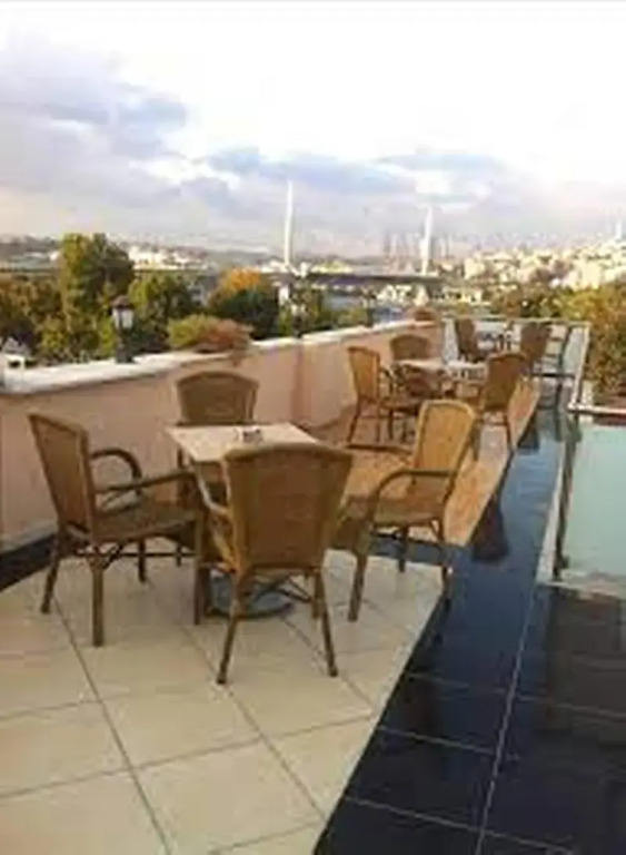Gorur Hotel