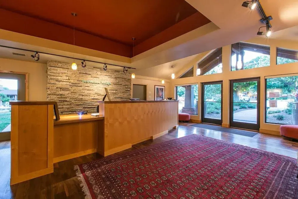 Driftwood Lodge
