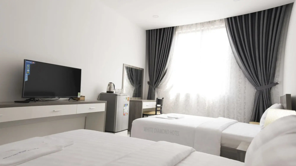 White Diamond Airport Hotel