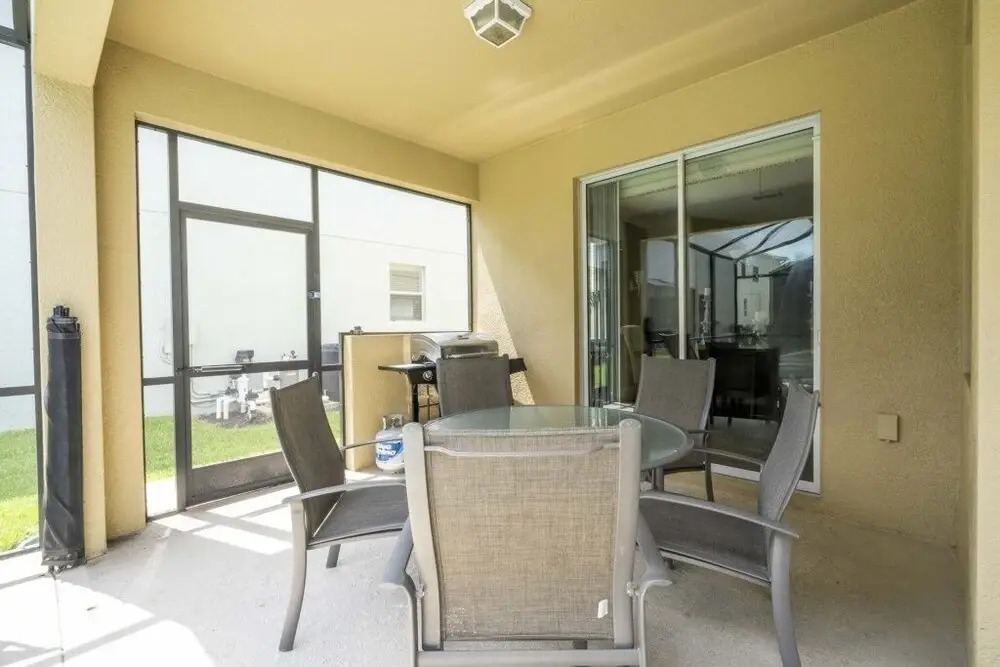 Family Pool Home Near Disney!! Modern Decor, Bbq ,resort W/ Tons Of Amenities! 6 Bedroom Home