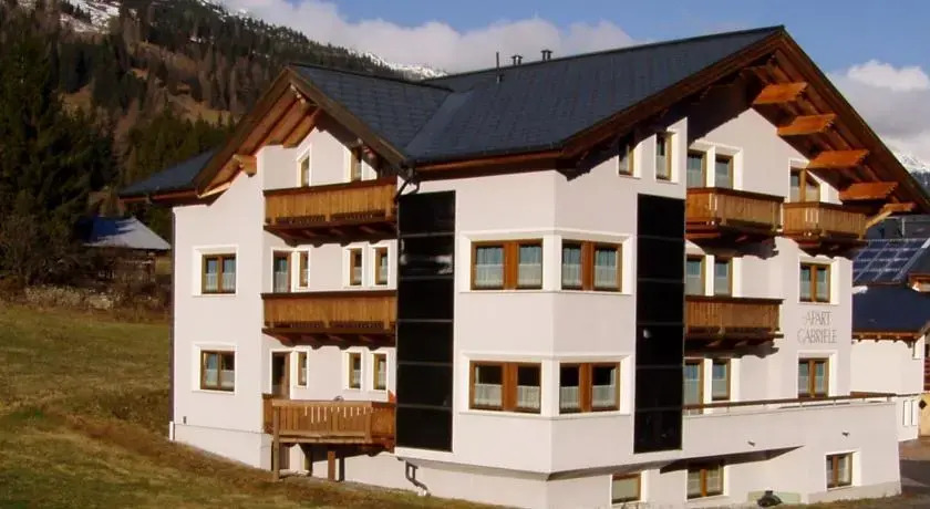 Apart Gabriele Pure Alpin Style St Anton - Mountain Hideaway with Sommercard premium & Dog Love, fully electronic
