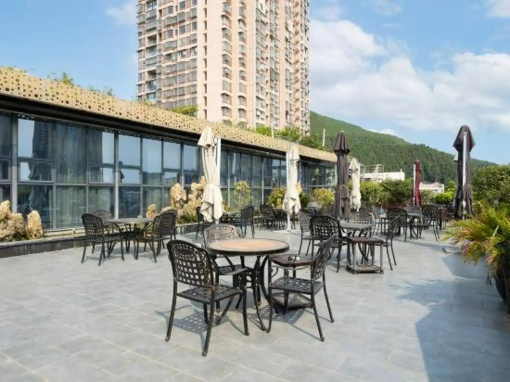 the Diamond Hotel