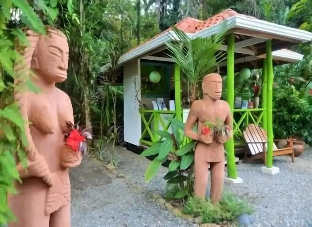 Pachamama Nueva River side Bungalows Punta Uva