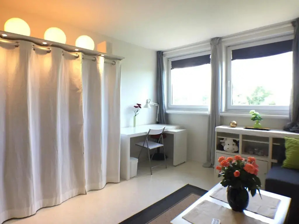 Großes helles Zimmer + eigenes Bad