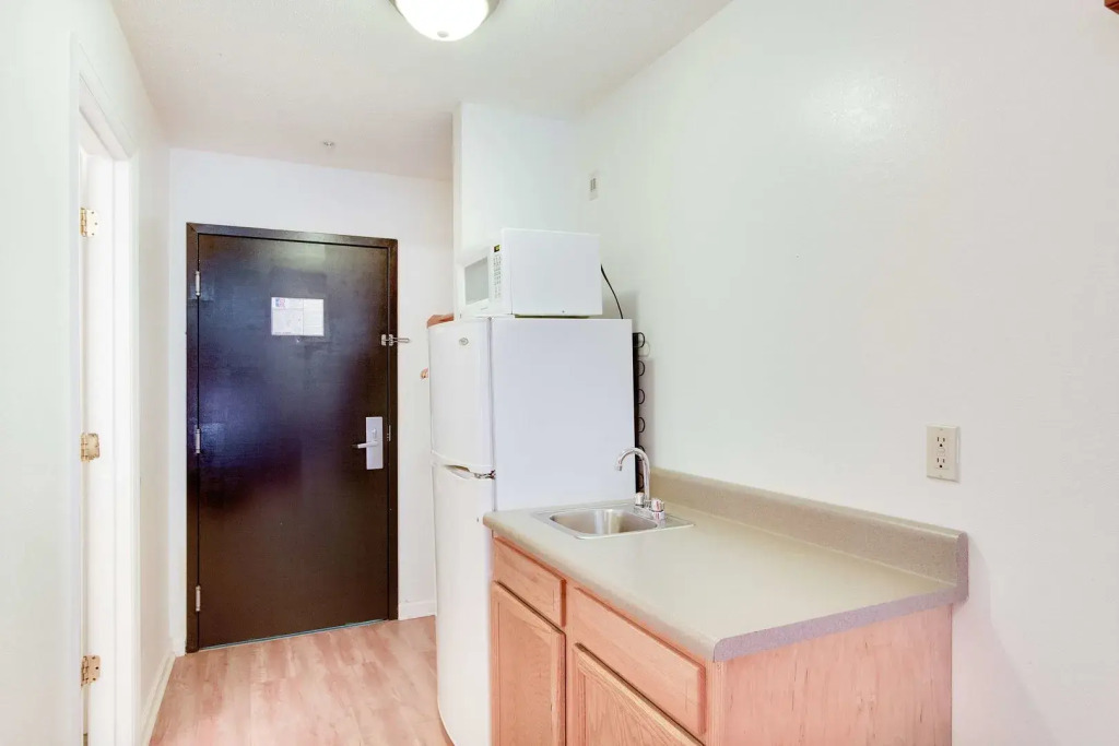Motel 6-Hinesville, GA