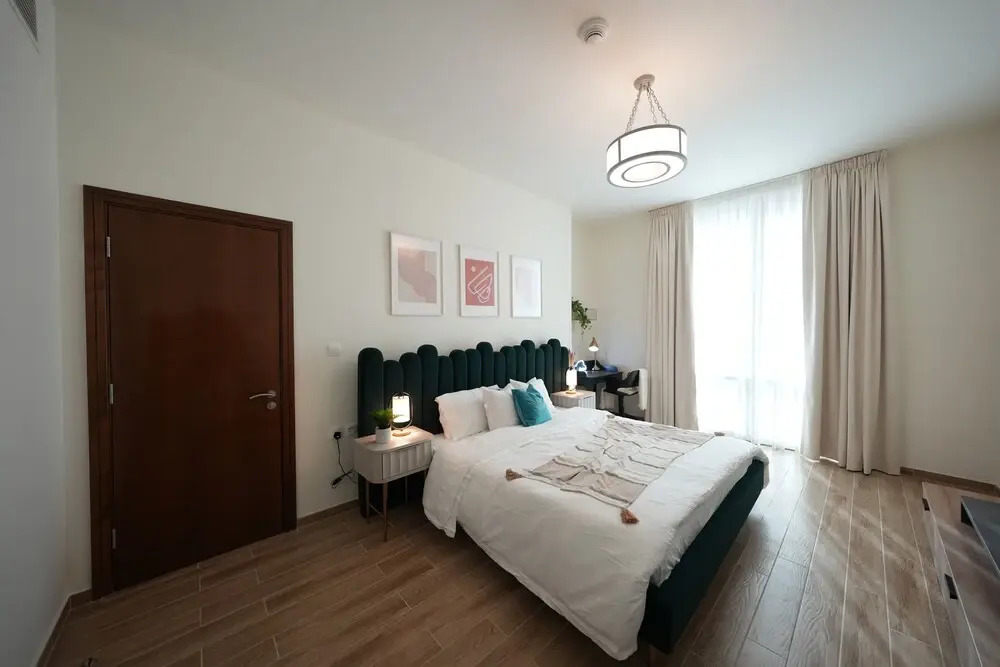 Yogi - Lake-Side Fancy Apartment Near Dubai Mall