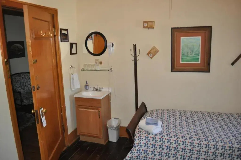 The Historic Grand Canyon Hotel