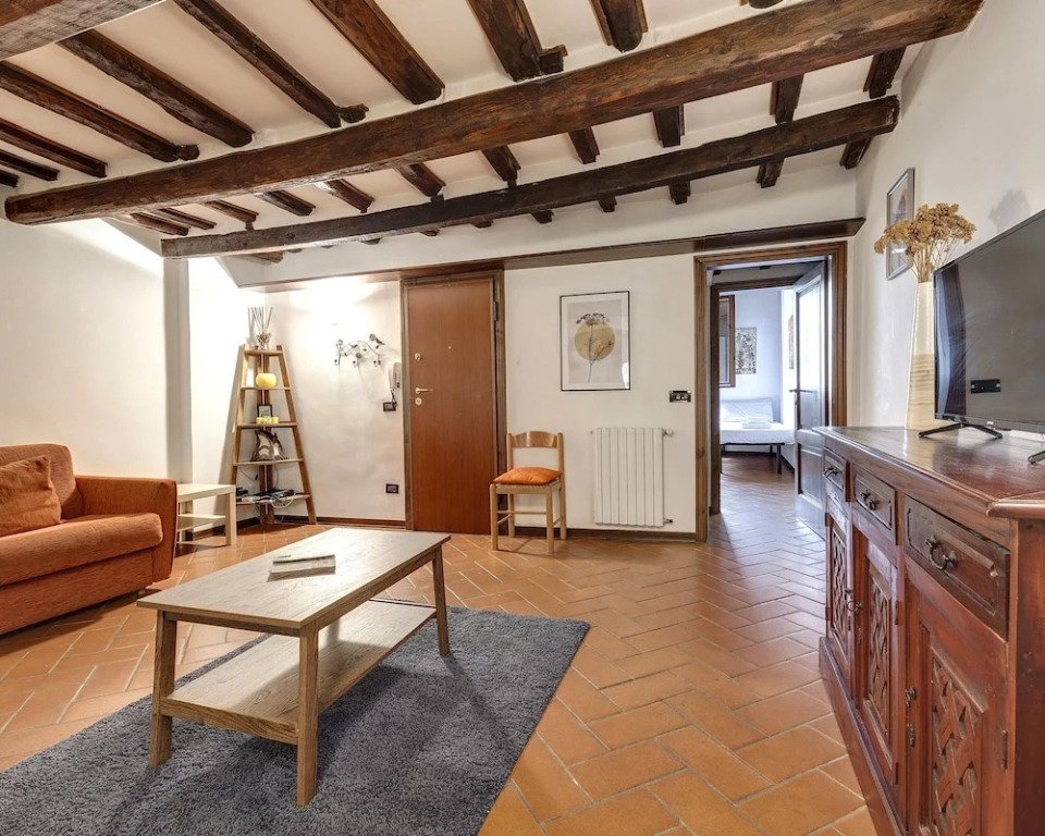 Pinti 46 in Firenze With 1 Bedrooms and 1 Bathrooms