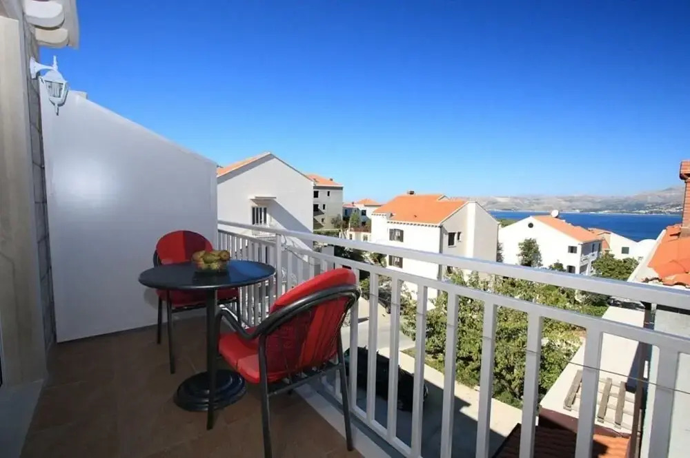 Pavo - Comfortable With Parking Space - SA2