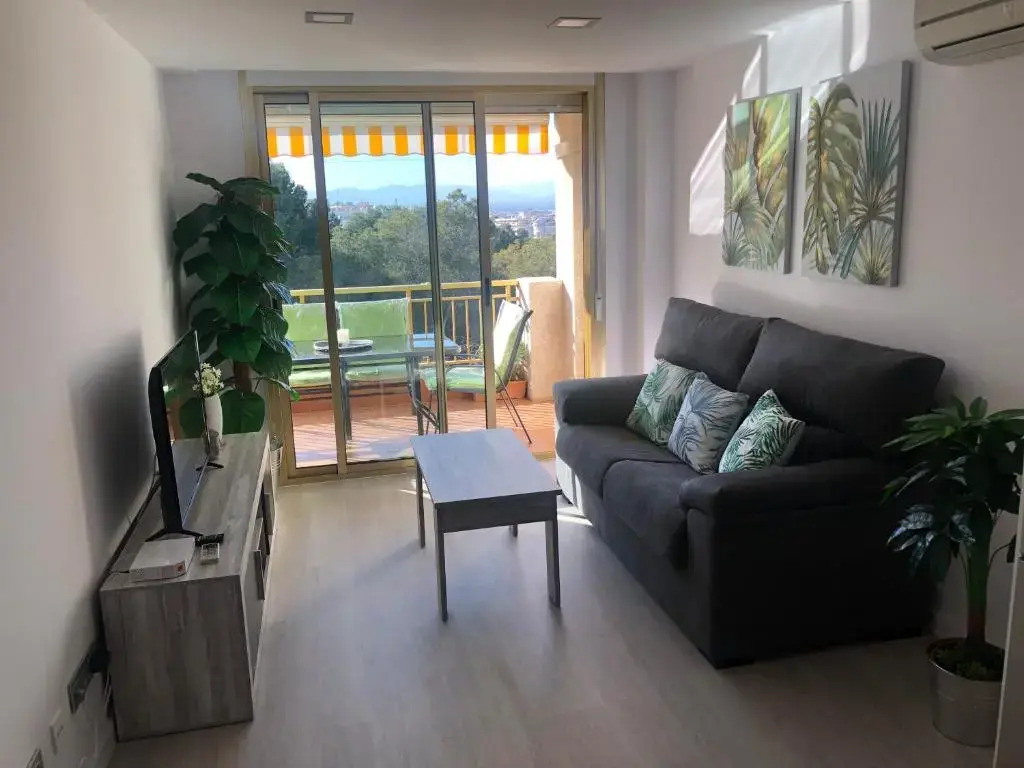 Brand New Apartment with Swimming Pool and Views