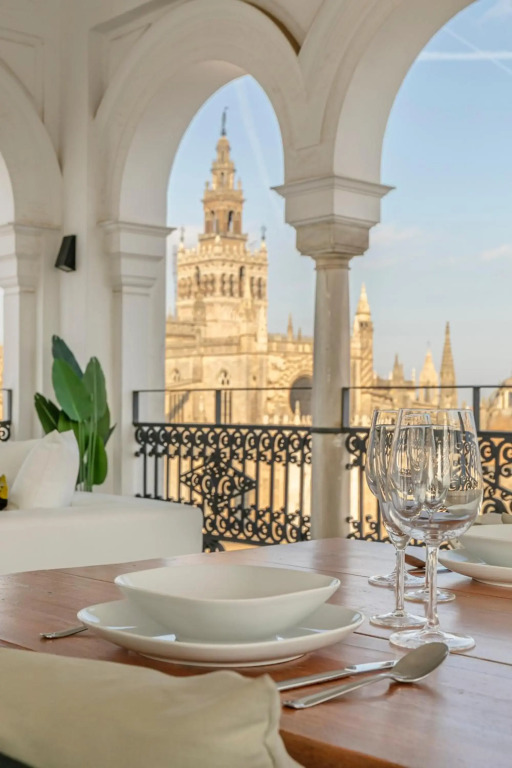 The most Exclusive apartment in Sevillaparking