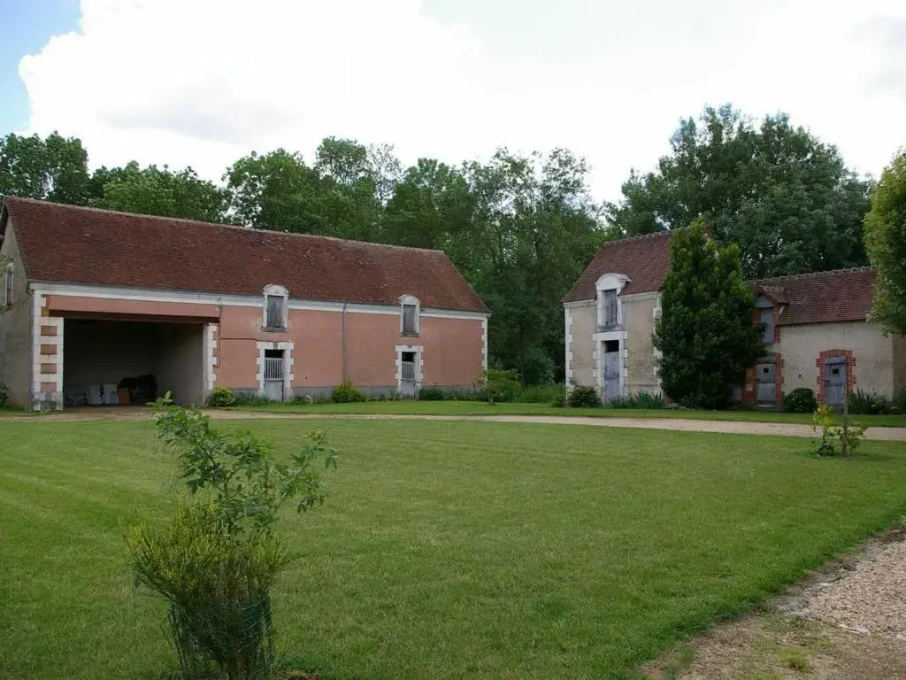 Moulin paisible en Berry avec étang privé, proche du Château de Valençay et Zoo de Beauval - FR-1-591-18