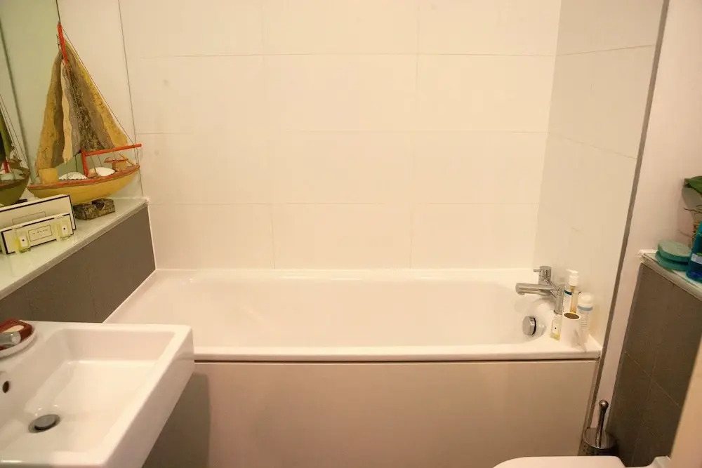 2 Bedroom Apartment Near Airport