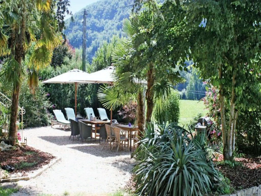 Lovely family home near St Cirq La Popie with private pool.