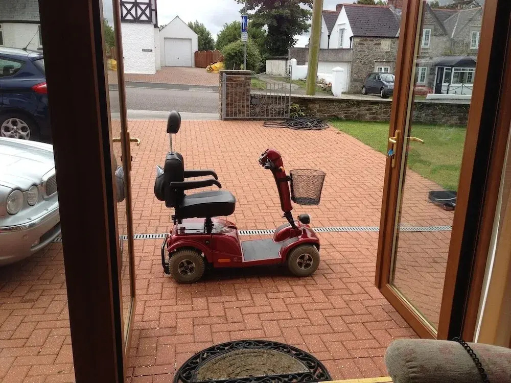 The Luxury Bluebell Apartment Suite With Wheelchair Access