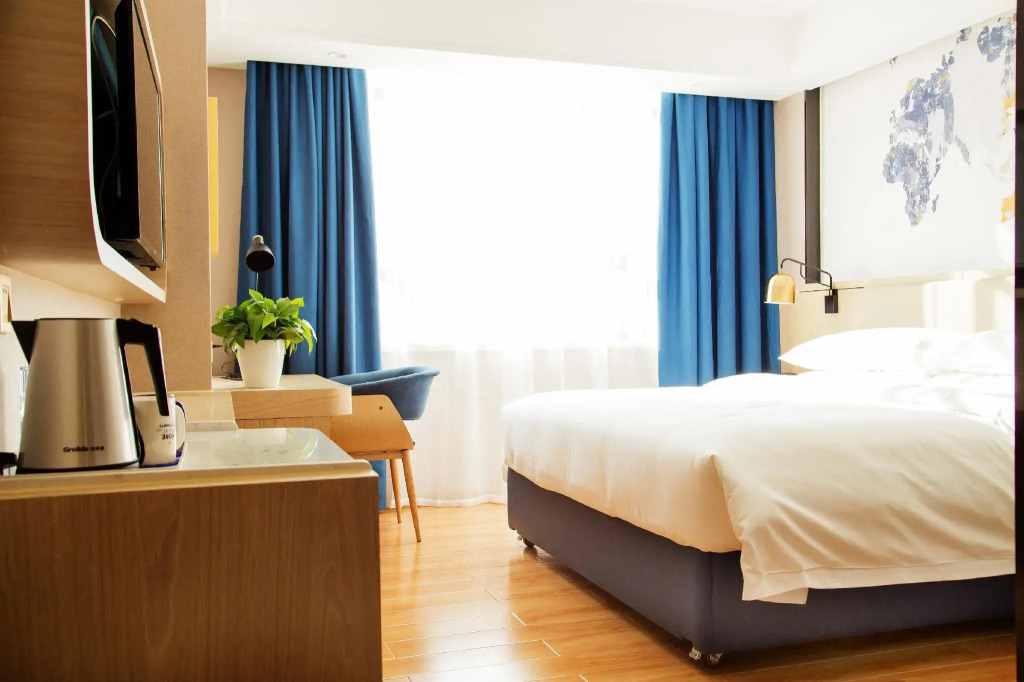 Kyriad Hotel (Guangzhou North Railway Station Metro Station)