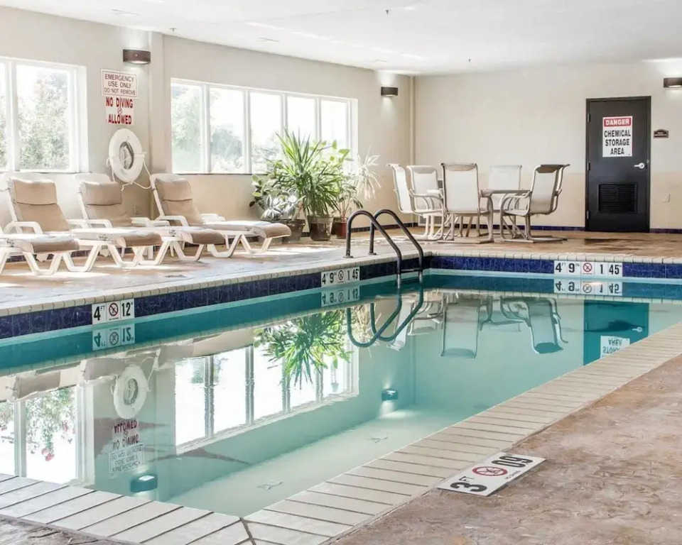 Comfort Inn & Suites