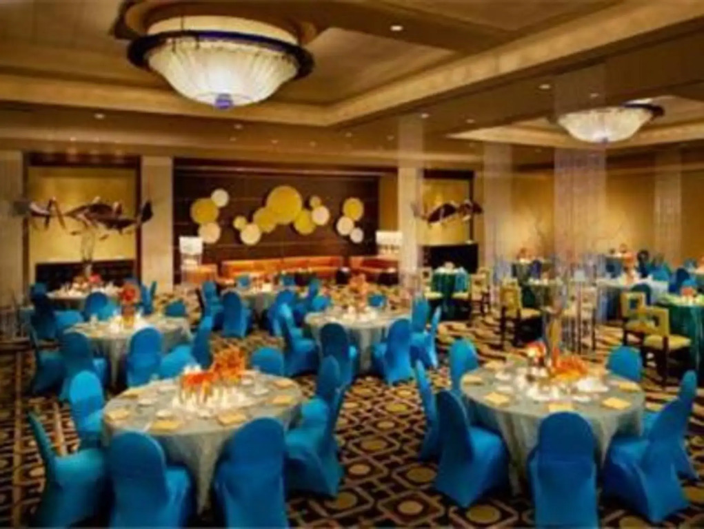 Renaissance Phoenix Downtown Hotel
