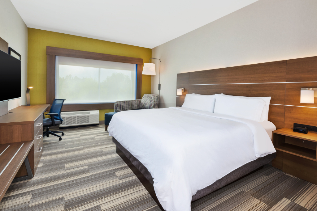 Holiday Inn Express & Suites Milan – Sandusky Area by IHG