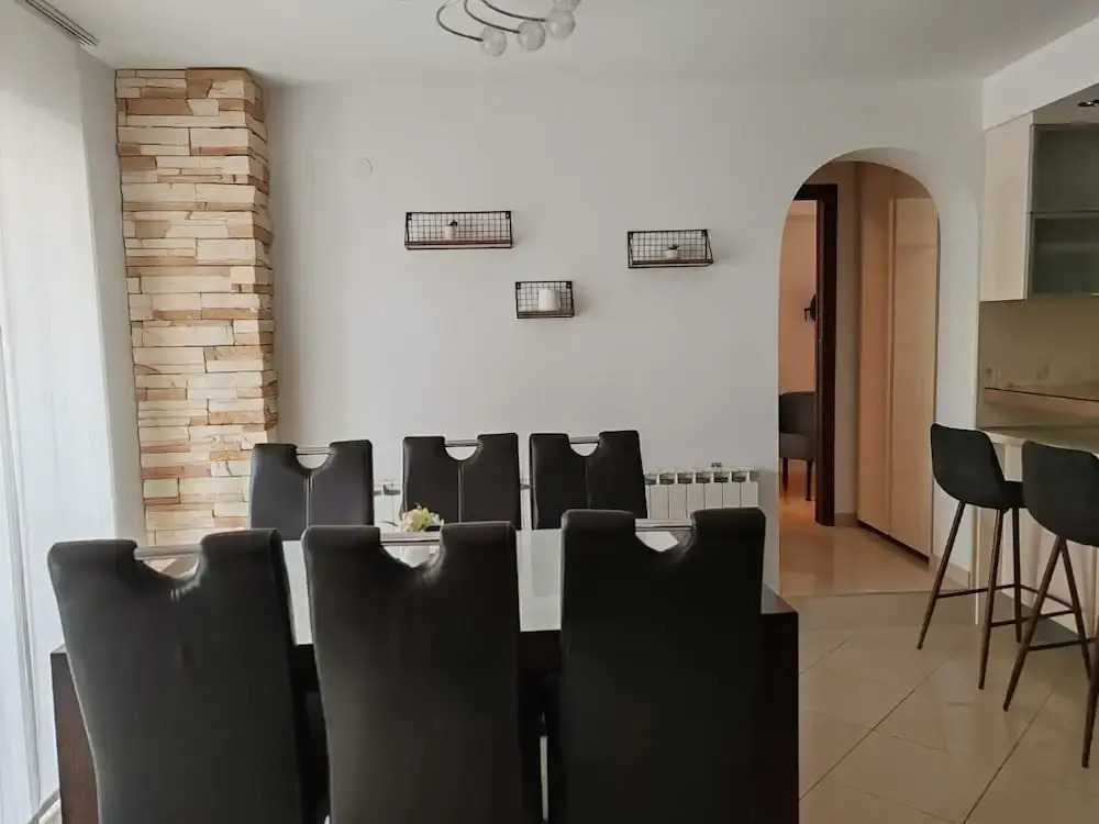 Apartments and Room Danijel