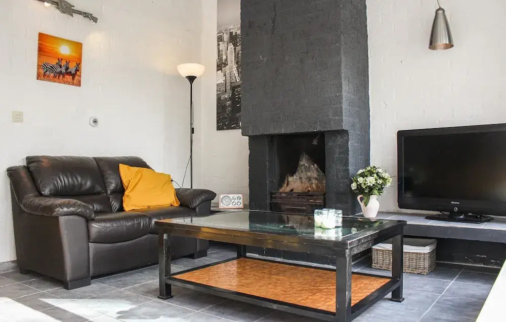 Beautiful Home In Bruinisse With Wifi