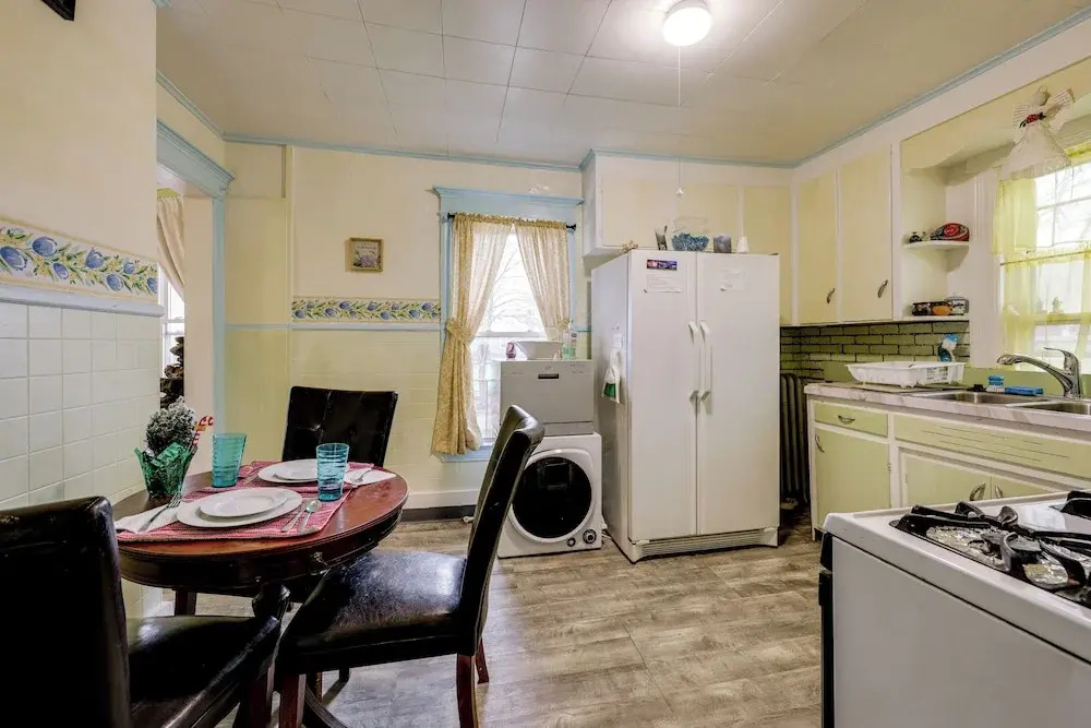 2 Miles to Dtwn! Idyllic Rochester Apt w/ Hot Tub
