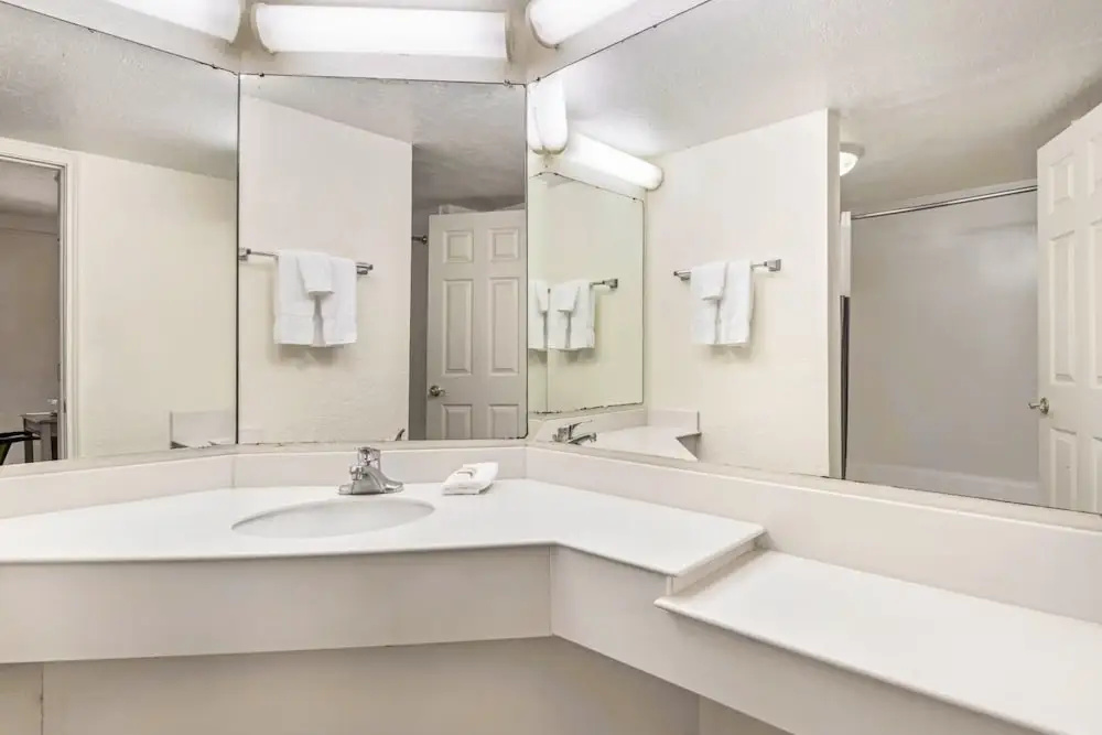 OYO Garden Inn & Suites