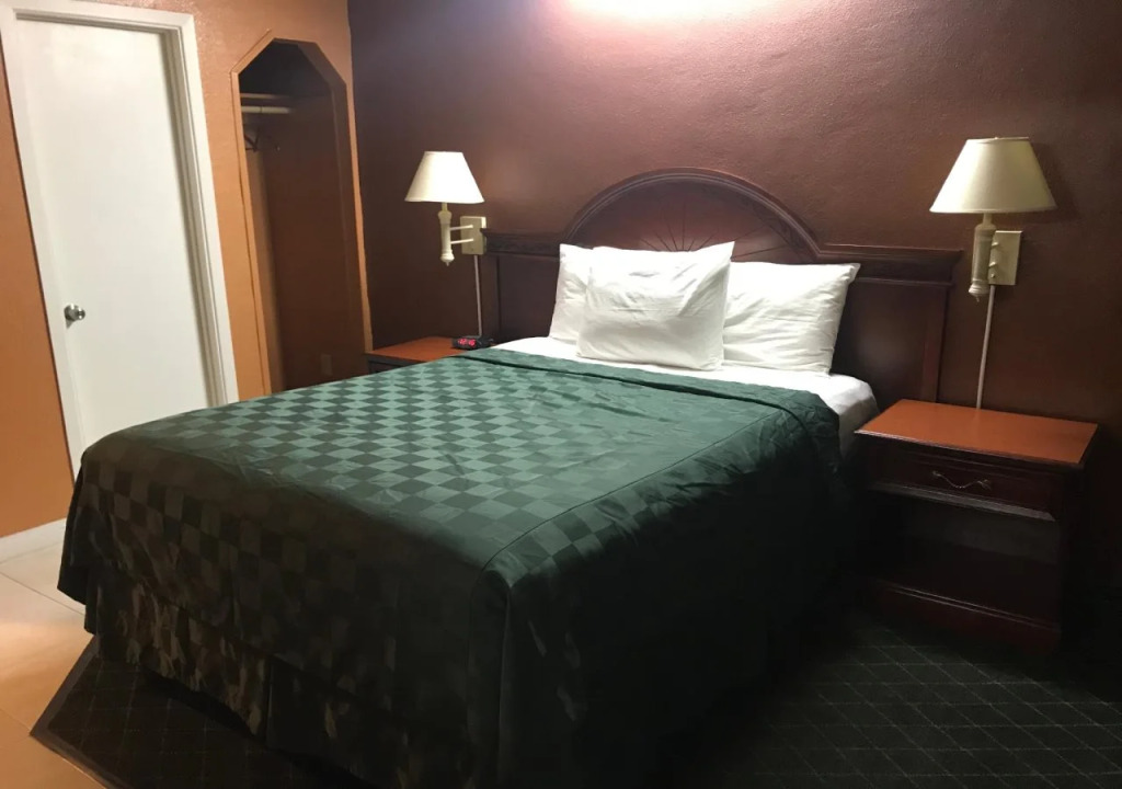 New Corral Motel