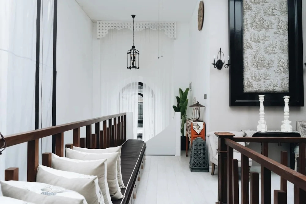 Villa Muzo with Private Pool By Orivista in Seminyak