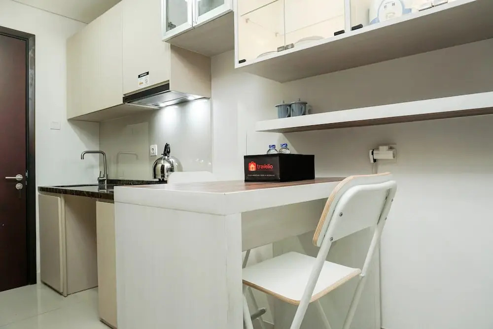 Best Price Studio @ Puri Mansion Apartment