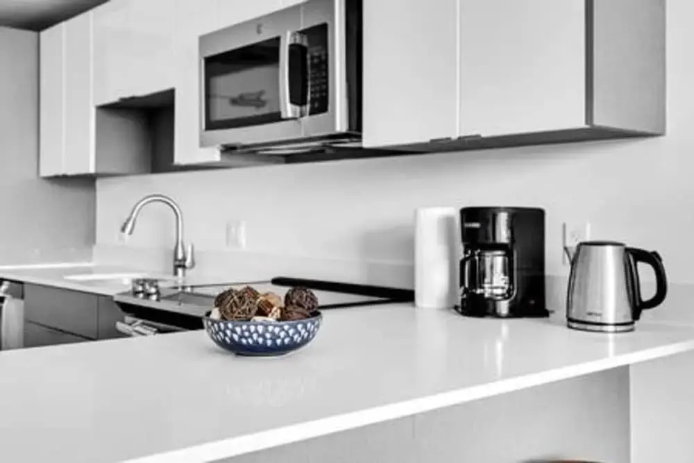 Modern 1BR Apt In Edgewater Free Parking