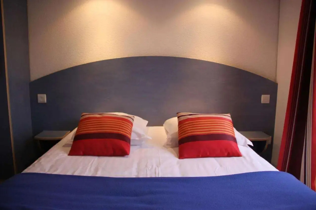 Agape Hotel Niort- Bessines