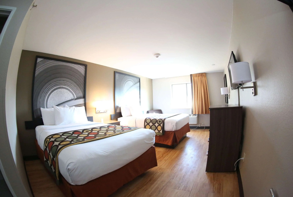 Super 8 by Wyndham Portsmouth