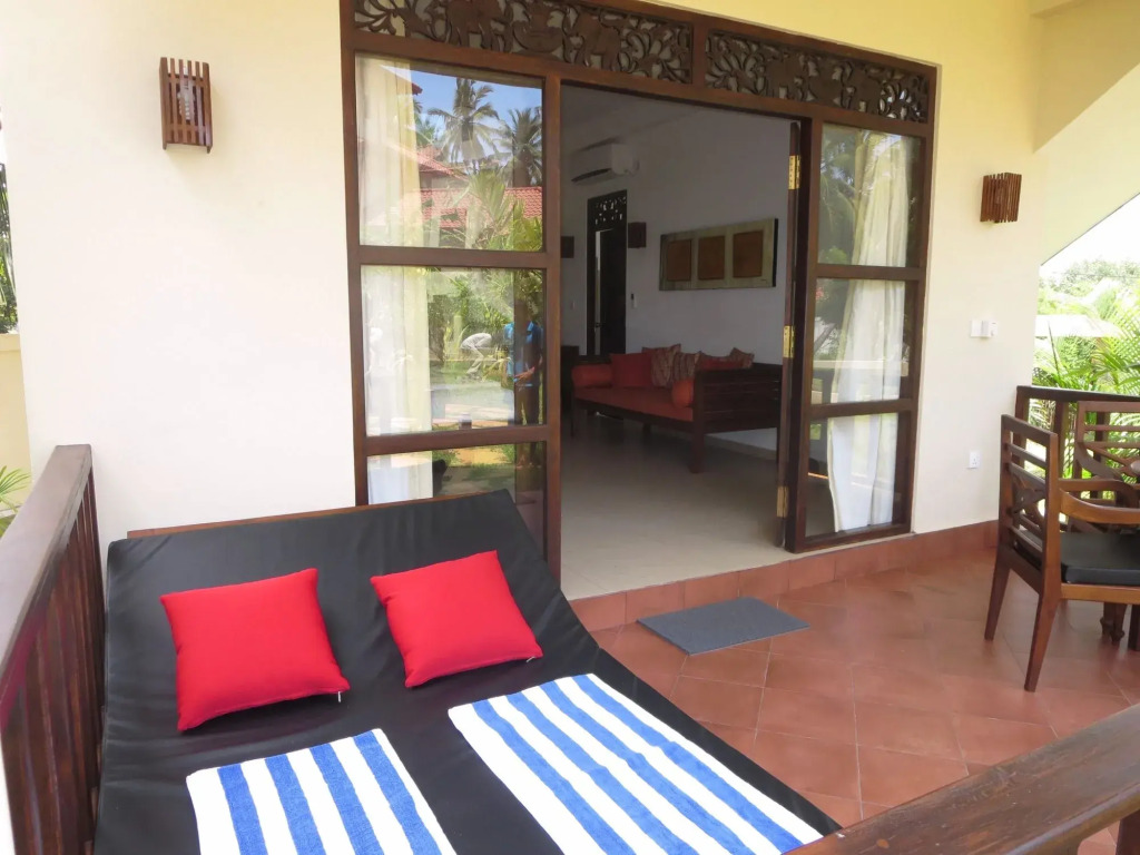 Lanka Beach Boutique Bungalows & Grand Villa