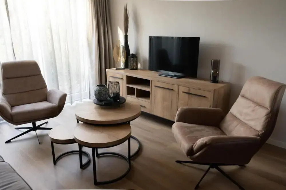 Comfortable and Modern Furnished Holiday Home, Sleeps 6, Wifi on Quiet Holiday Park Close to Beach, Woods and Dunes