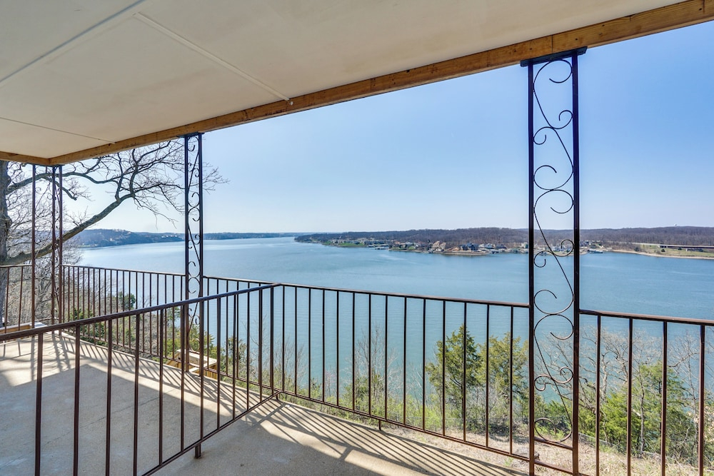 Unit 2: Pool, Lake & View! Studio By Bagnell Strip