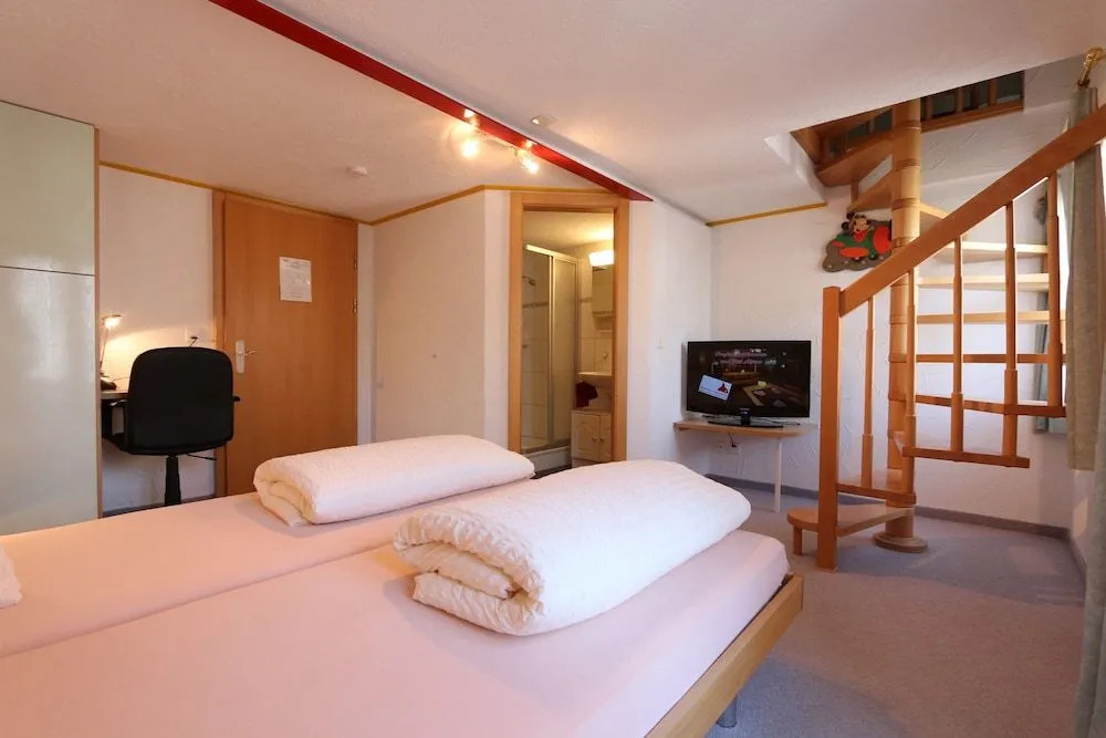 Hotel Alpina