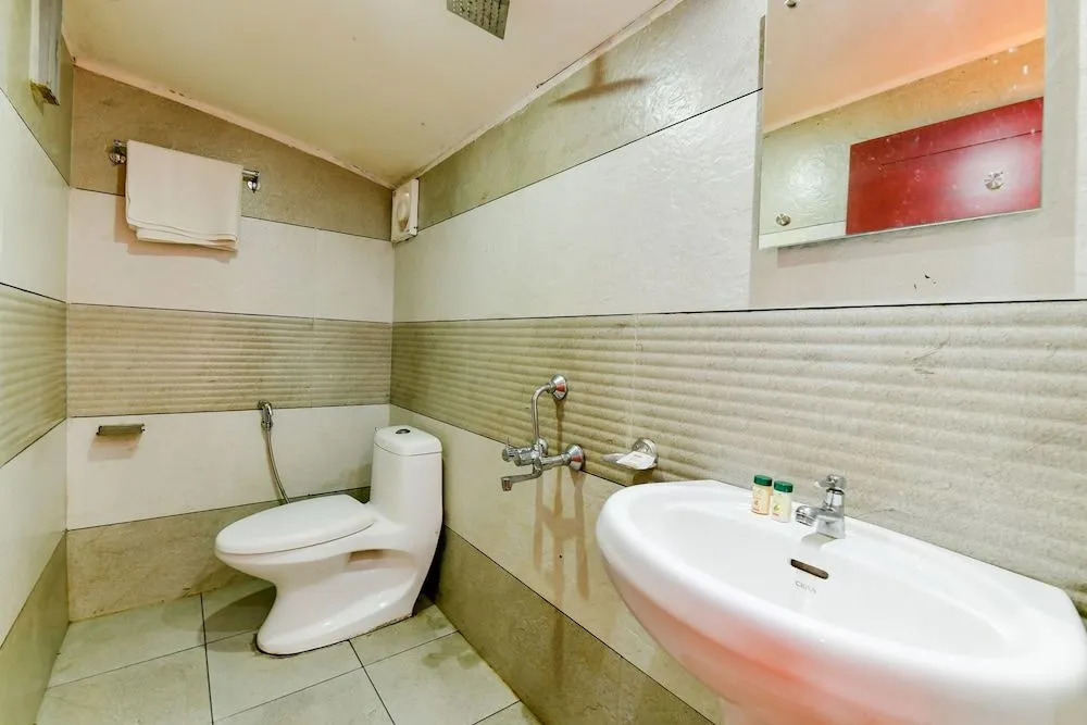 OYO 23482 Sht Symphony Premium Sharing Houseboat