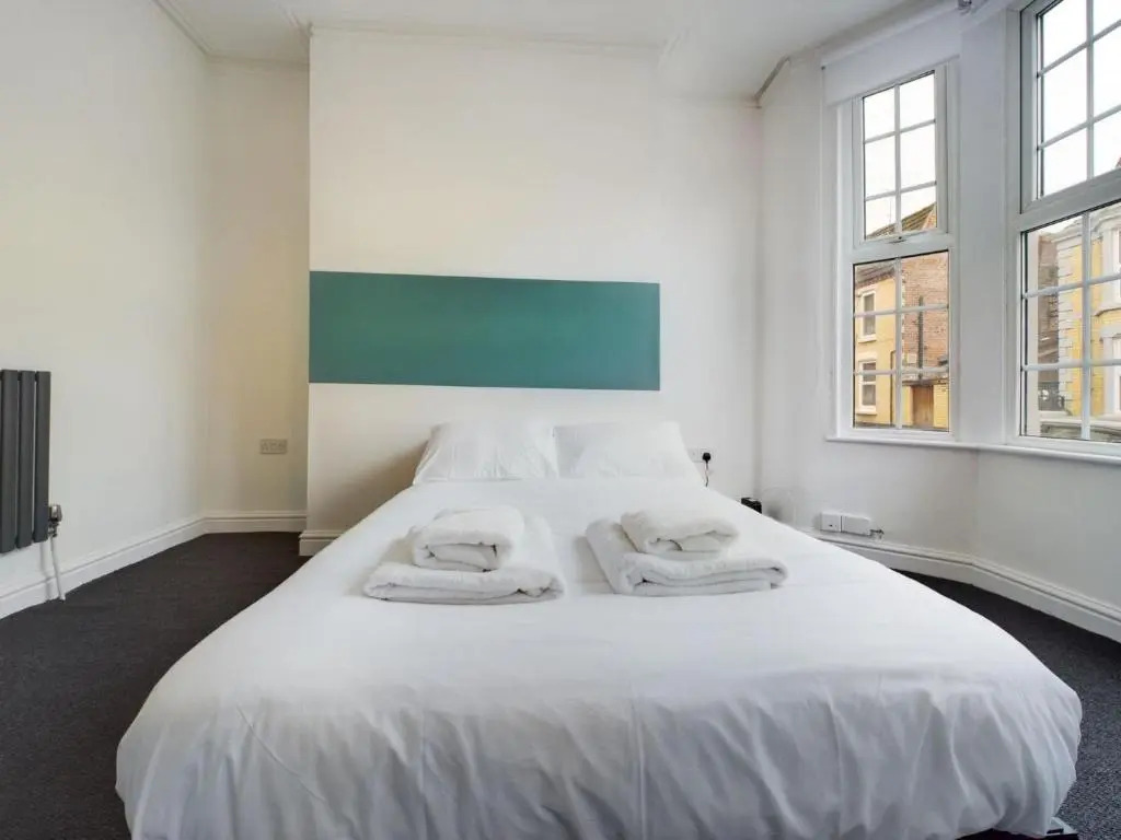 Contemporary 4BD Home nr Liverpool City Centre