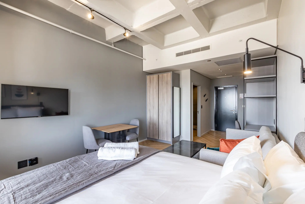 One Thibault Luxury Apartments
