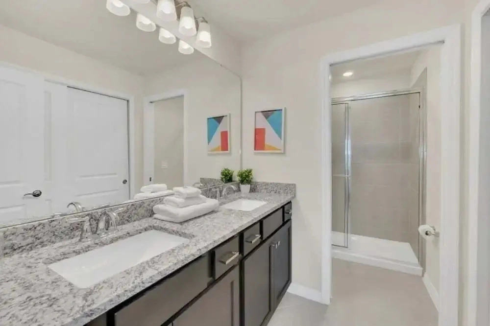 The Cutest Tonwhome & Private Splash Pool! 5 Bedroom Townhouse