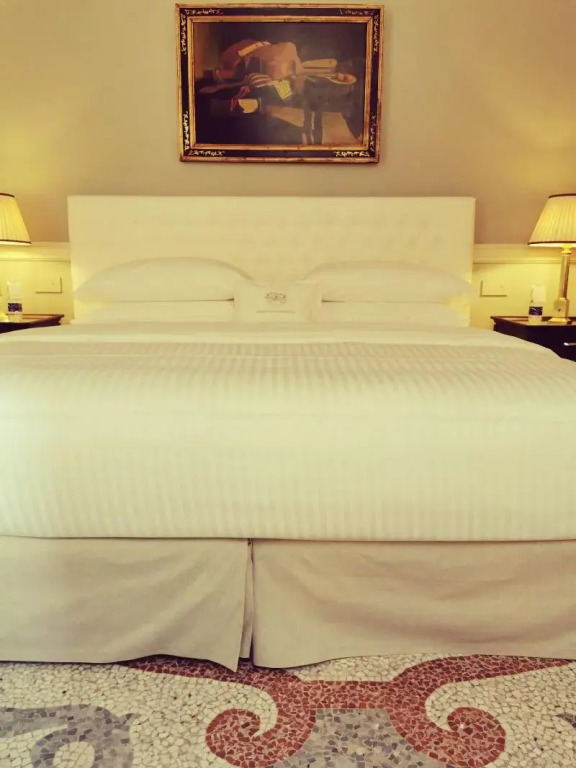 Royal Palace Hotel