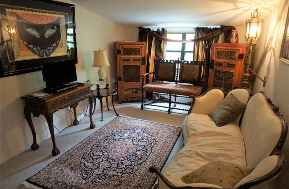 Lily Creek Lodge