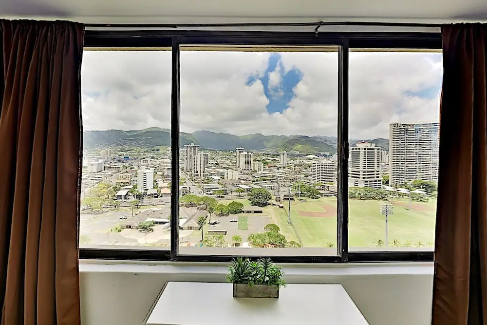 Hawaiian Monarch 2312 Condo by Redawning