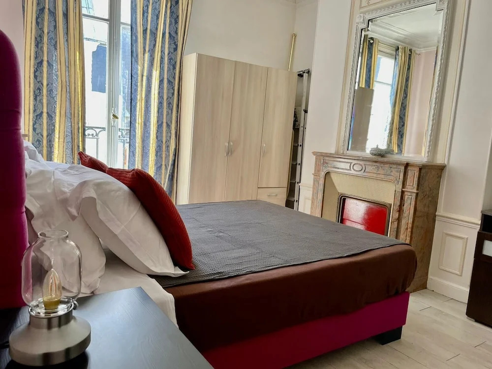 Haussmann Opera Penthouses 130M2 Entire 4th floors is yours Stone Balcony