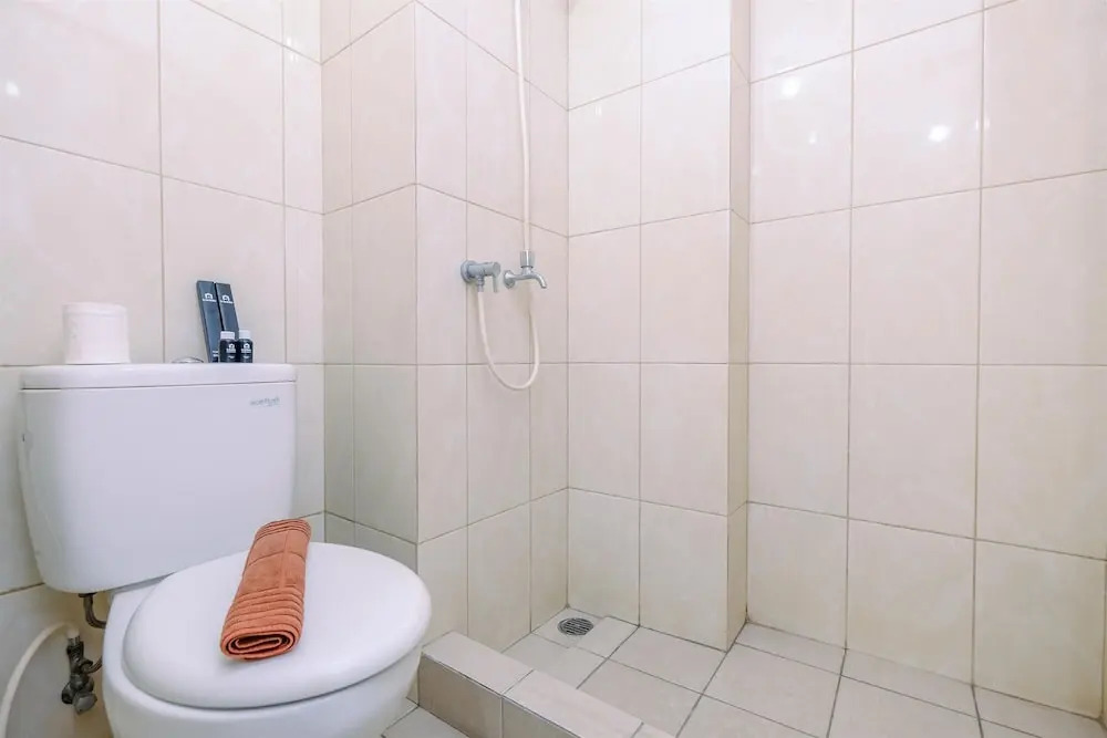 Cozy Stay Studio at 3rd Floor Springlake Summarecon Bekasi Apartment By Travelio