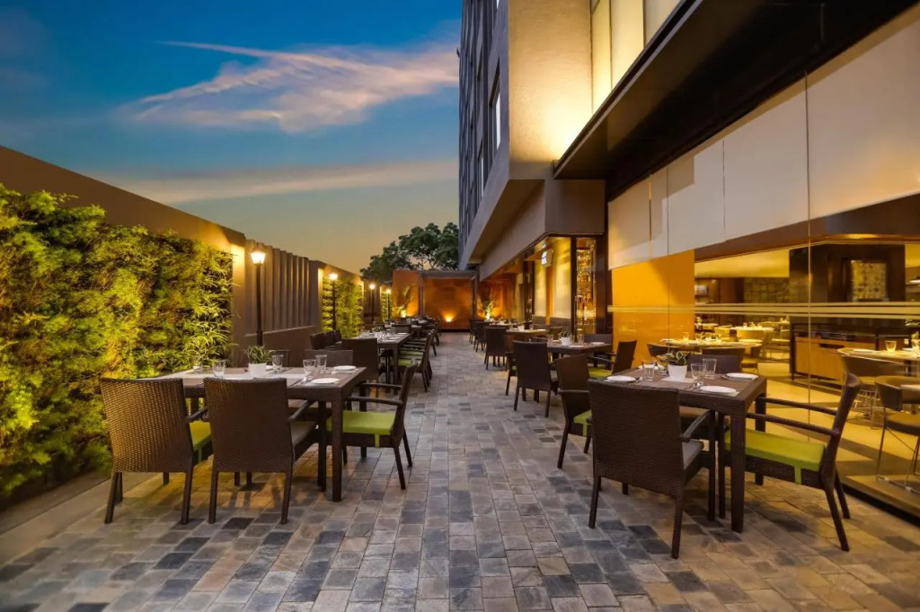 Lemon Tree Hotel Viman Nagar Pune