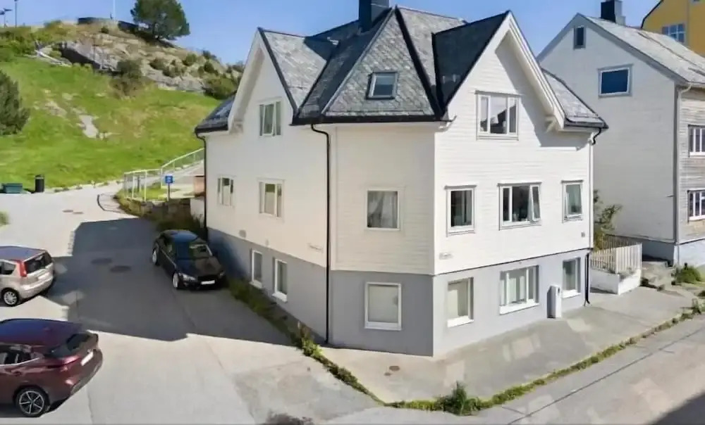 Wonderfully Located, 2bedroom, Balcony